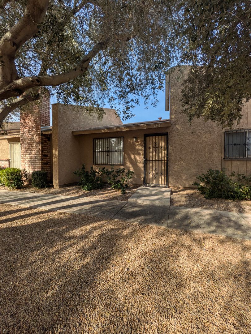 Las Vegas Townhome: 4252 Rollingstone Drive