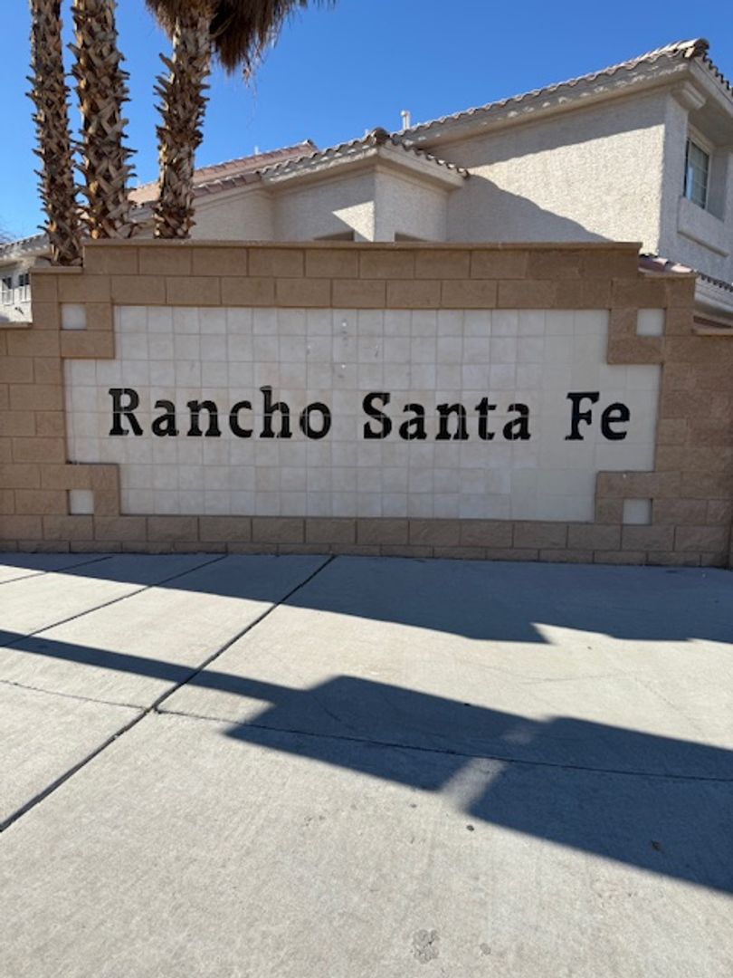 Las Vegas House: 5208 Standing Rock Place