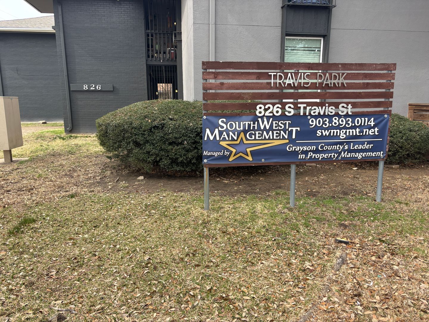 Sherman Apartment: 826 S Travis St