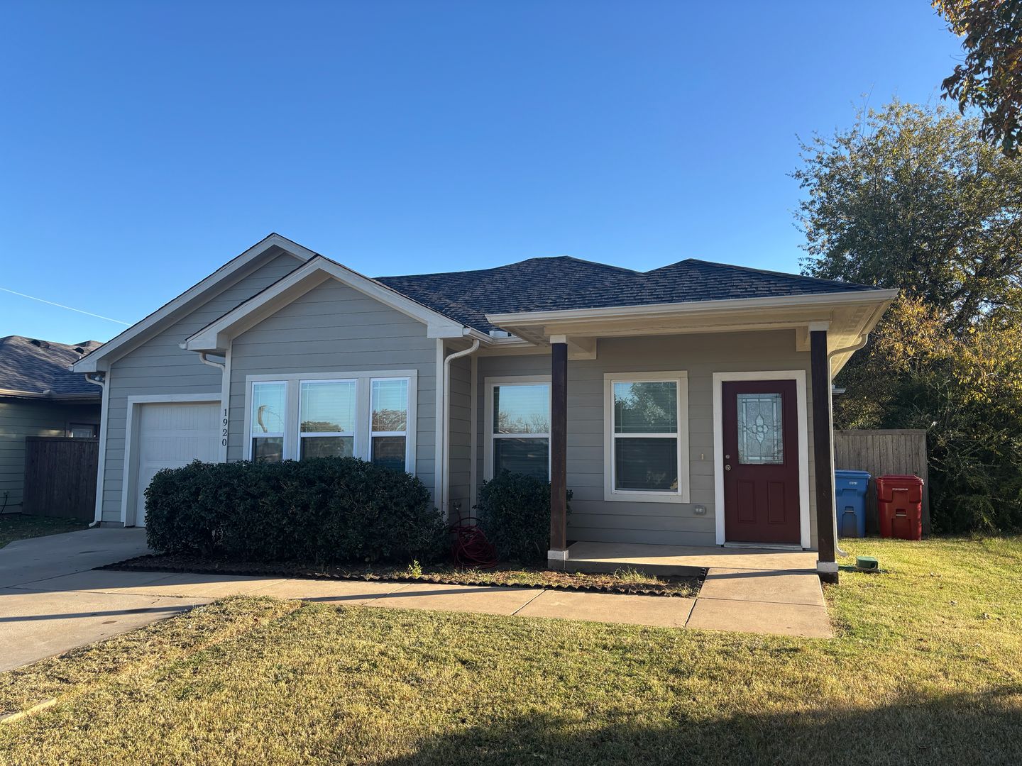 Sherman House: 1920 Elizabeth St