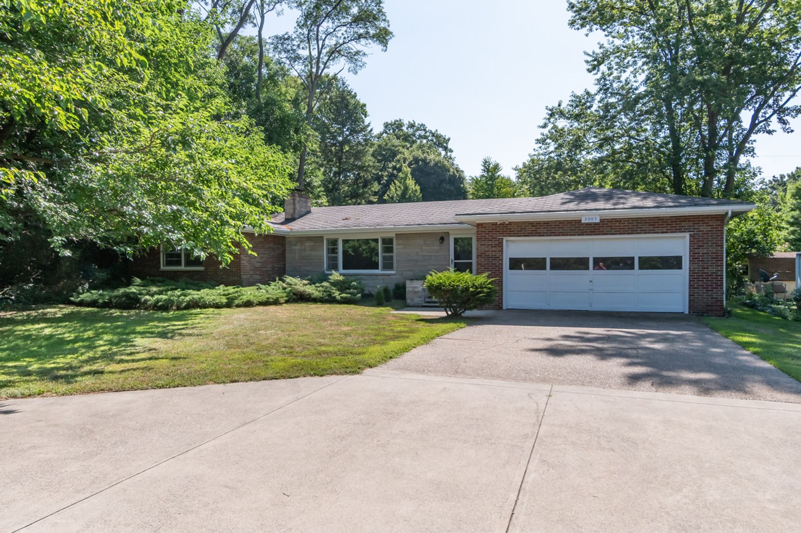 3 bedroom 1.5 bath 1668 Sqft home just 1 mile from downtown St Joe.