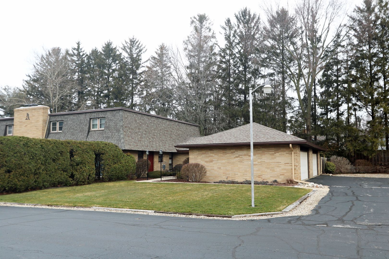 Saint Joseph Townhome: 2727 S Lakeshore Dr. A4