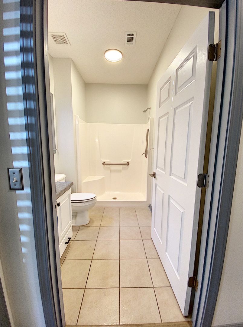 Helo Heights - Apt A 17 of 29