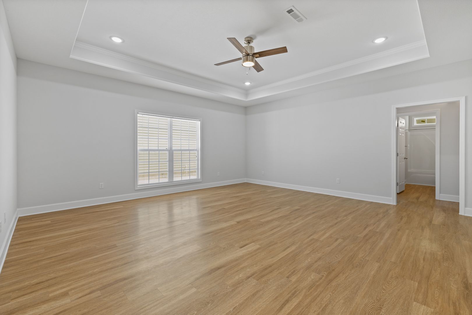 156 Wingate Ave 5 of 12