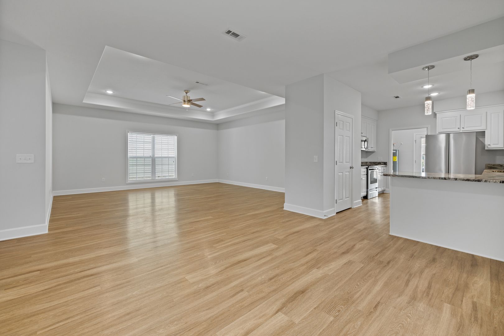 156 Wingate Ave 4 of 12
