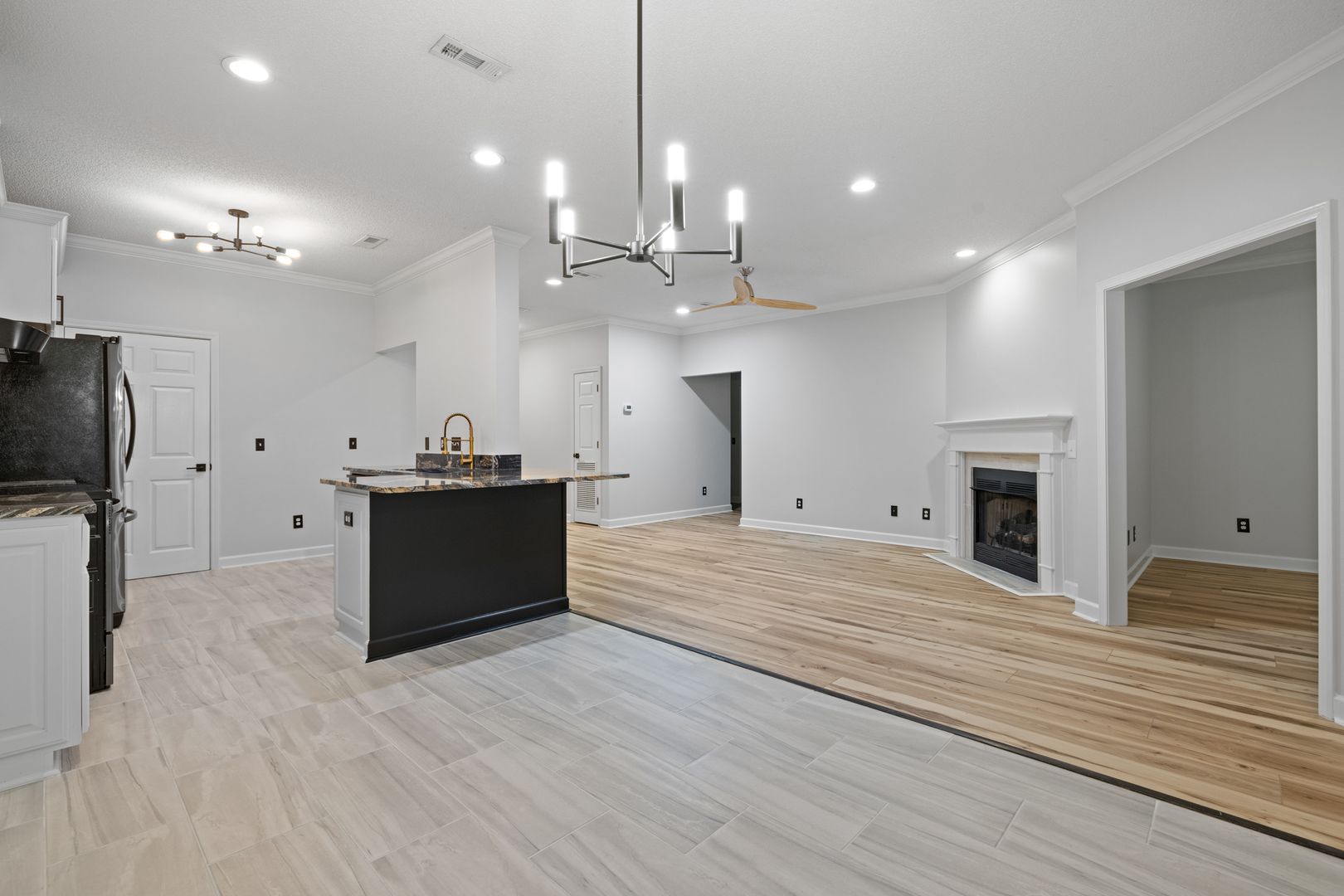 Helo Heights - Apt C 8 of 12