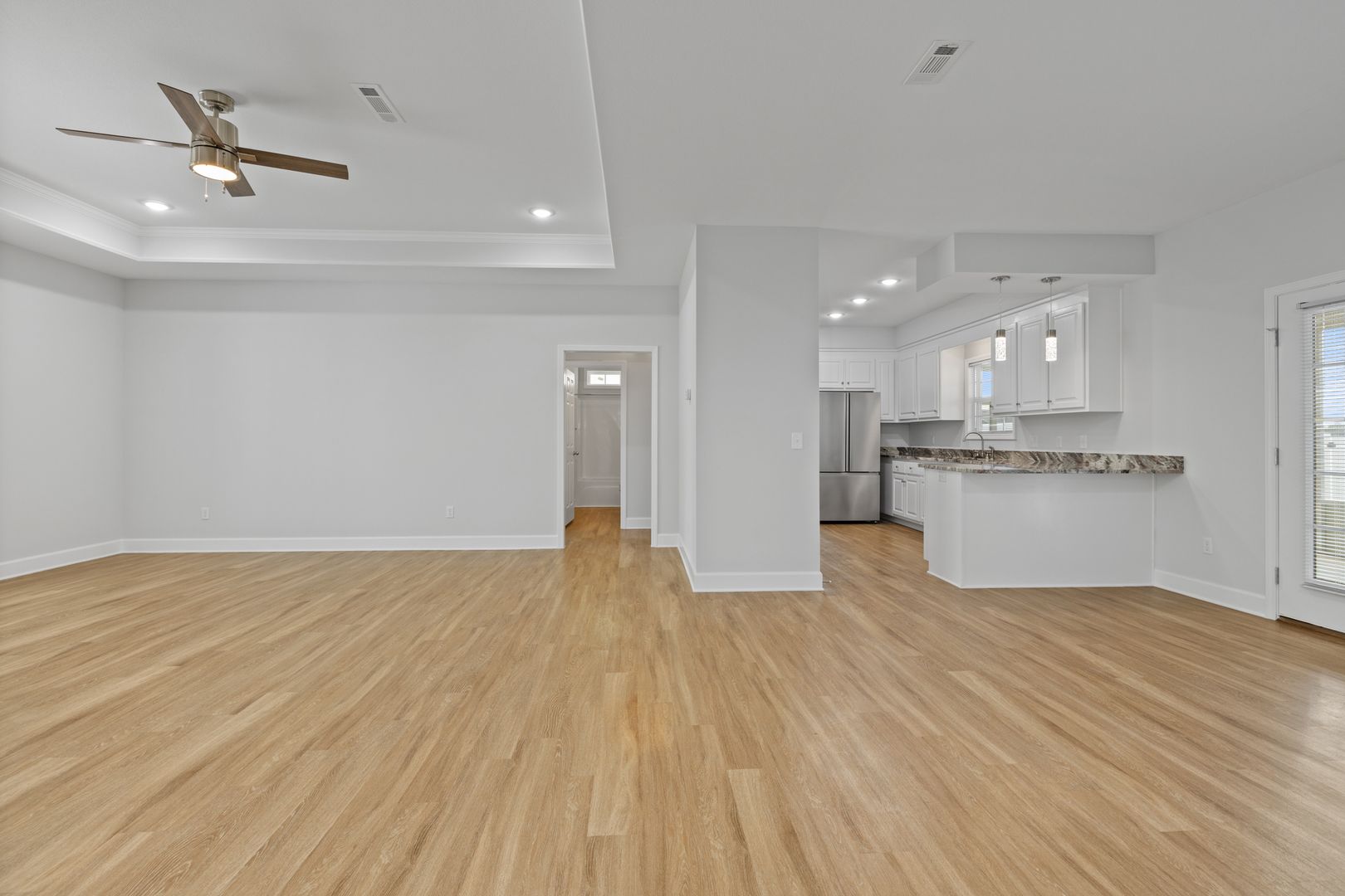 156 Wingate Ave 3 of 12