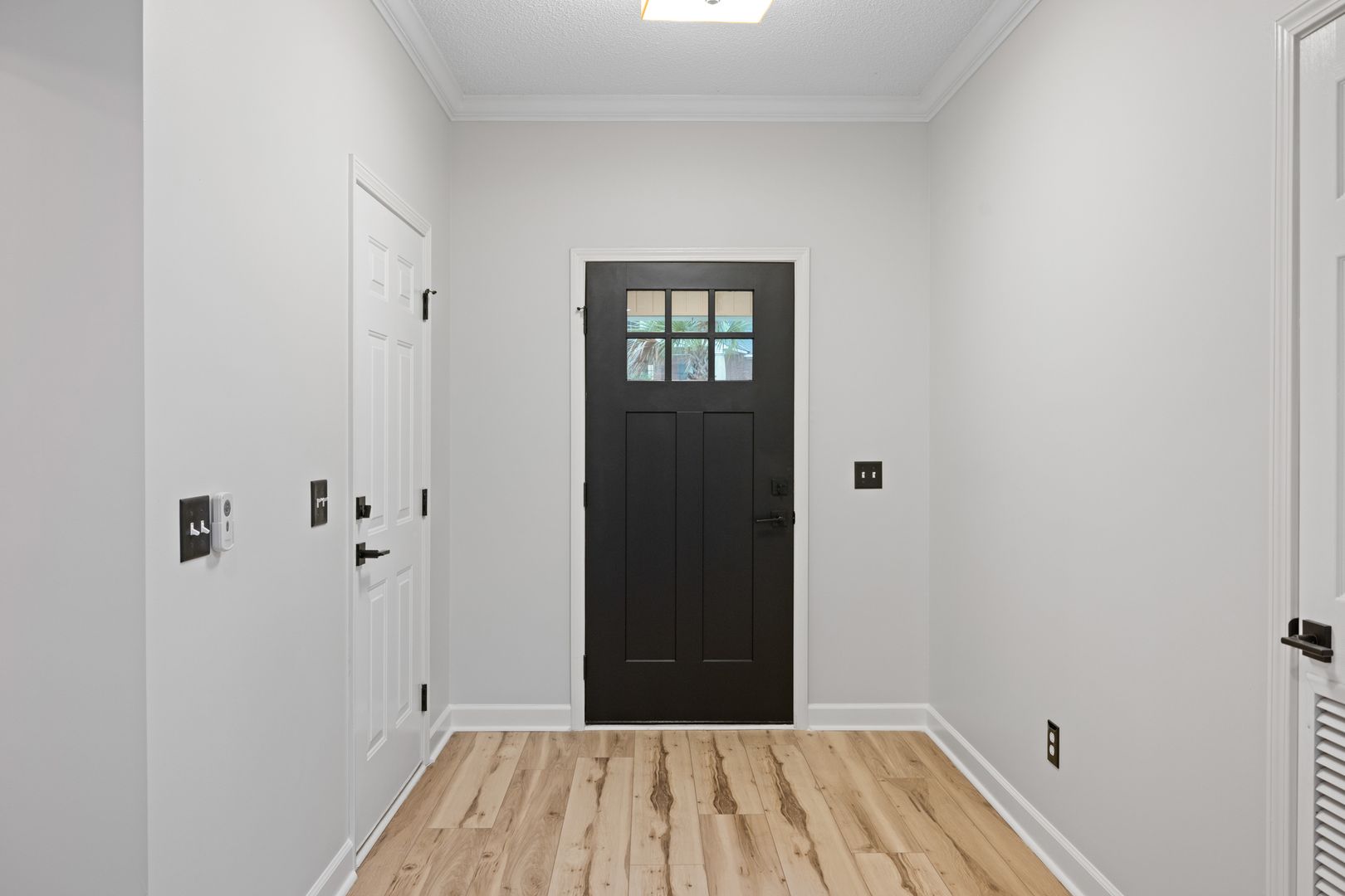 Helo Heights - Apt C 3 of 12