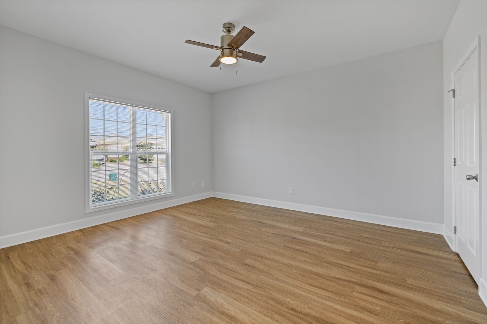 156 Wingate Ave 10 of 12