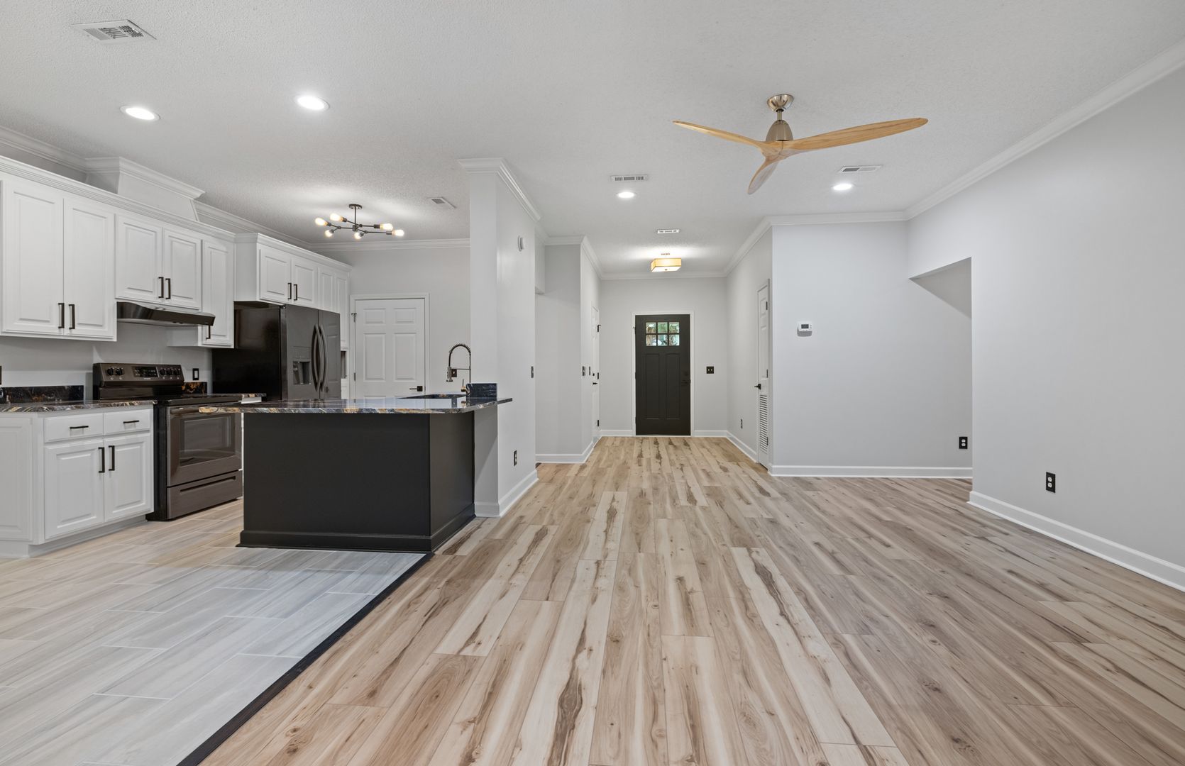 Helo Heights - Apt C 4 of 12