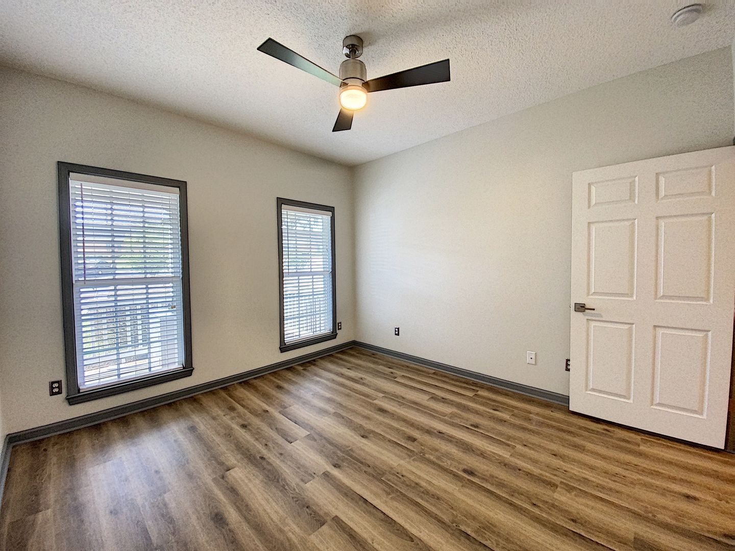 Helo Heights - Apt A 19 of 29