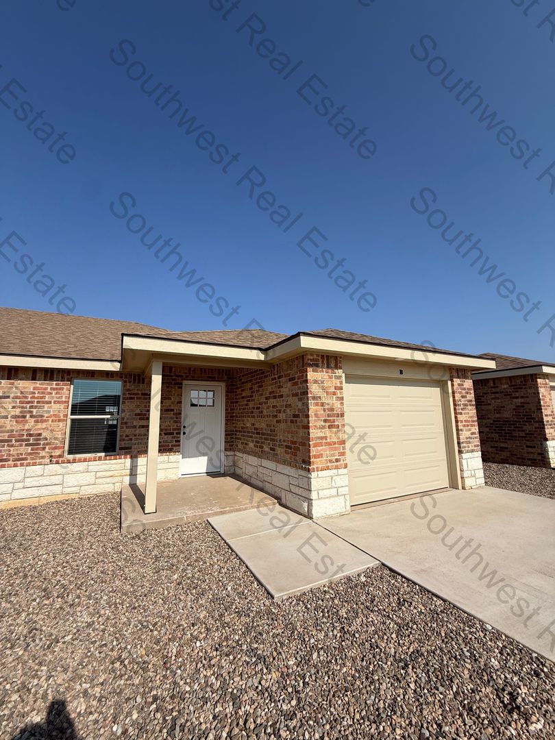 Clovis Apartment: 3517 Ethan