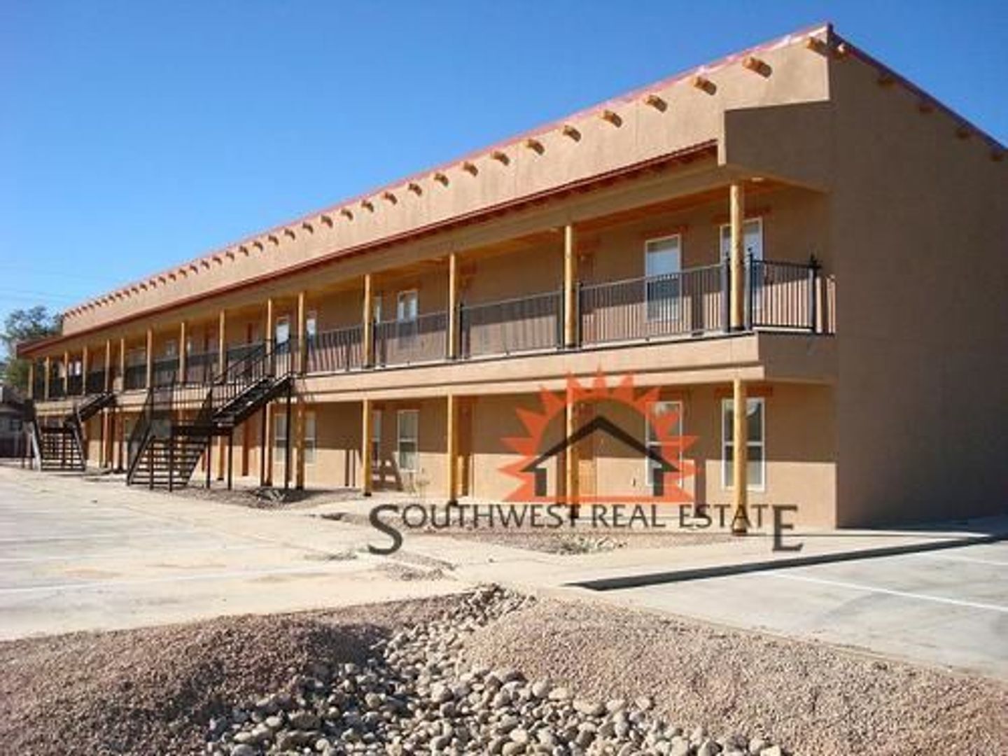 Clovis Apartment: 117 Townsgate Plaza
