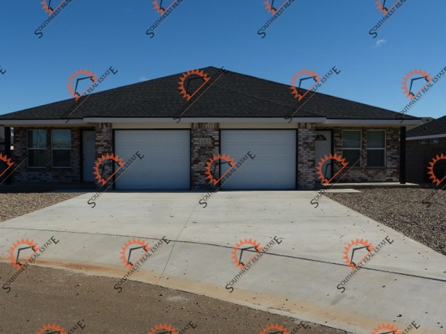 Clovis Apartment: 1317 Mission Dr.