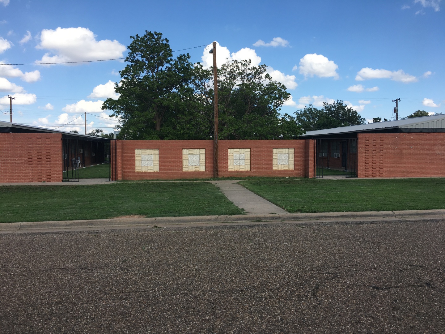 Clovis Apartment: 1221 West  St