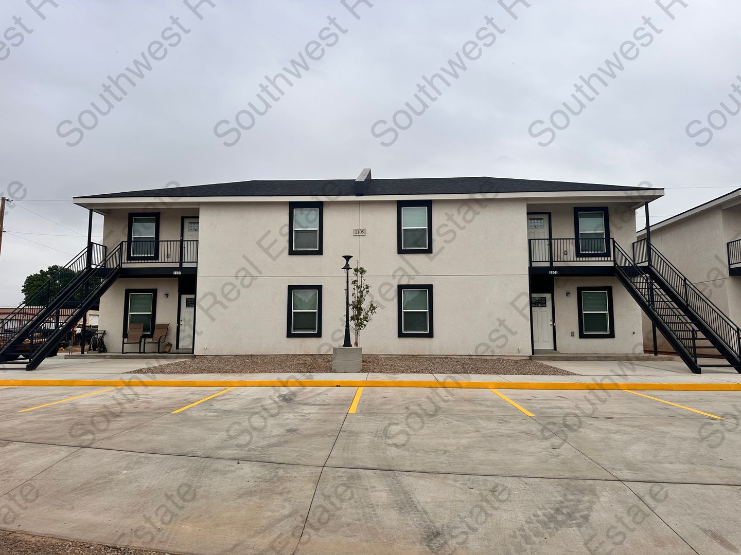 Clovis Apartment: 2101 Bobwhite