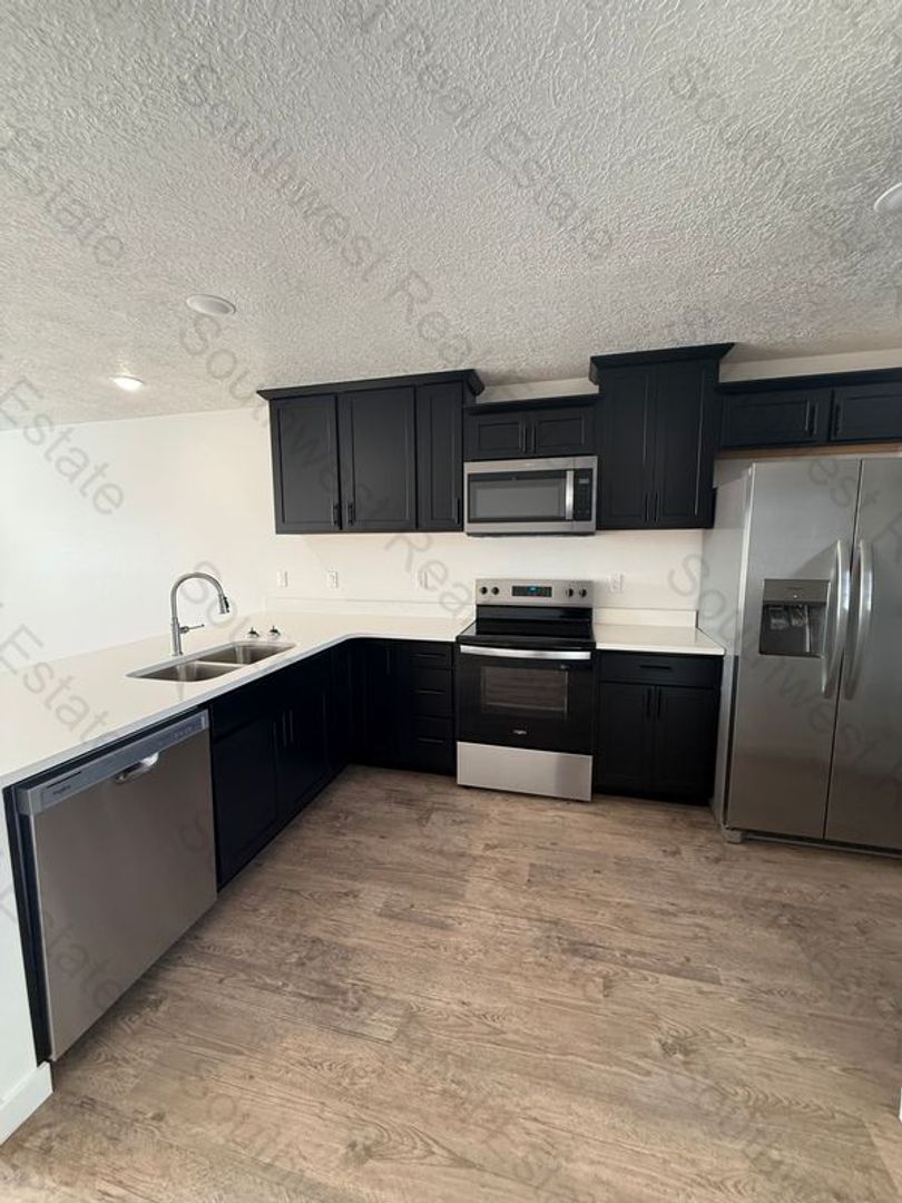 Clovis Apartment: 3521 Ethan