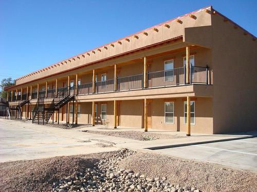 Clovis Apartment: 117 Townsgate Plaza