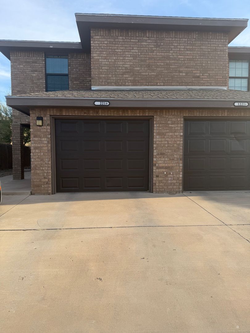 Clovis Apartment: 1221 E. 14th St