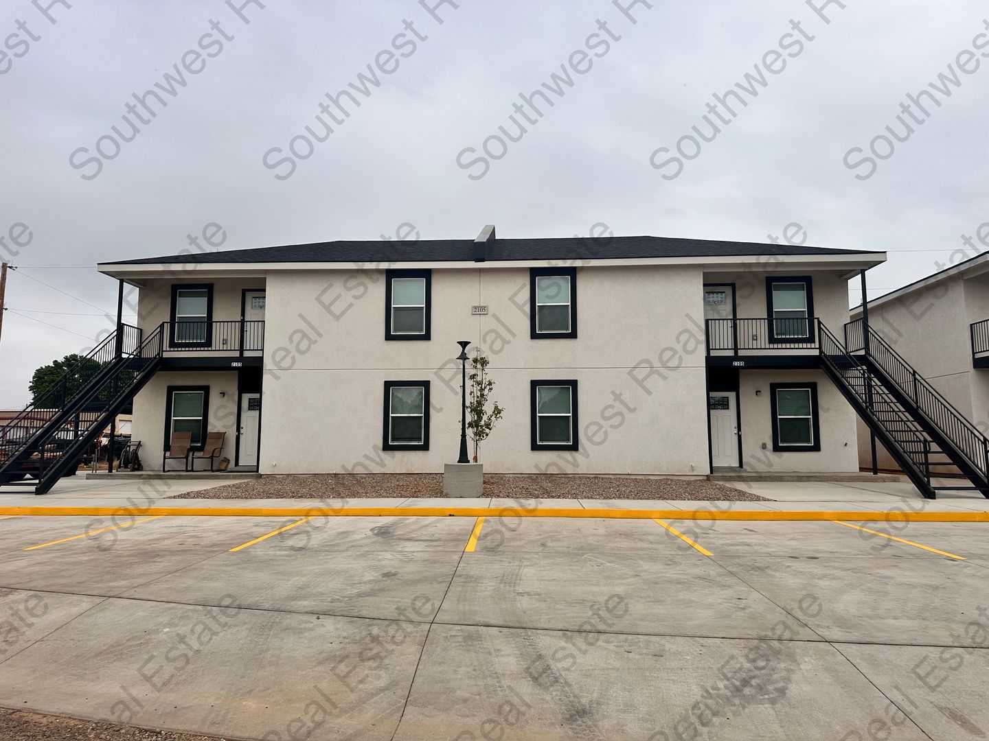 Clovis Apartment: 2105 Bobwhite