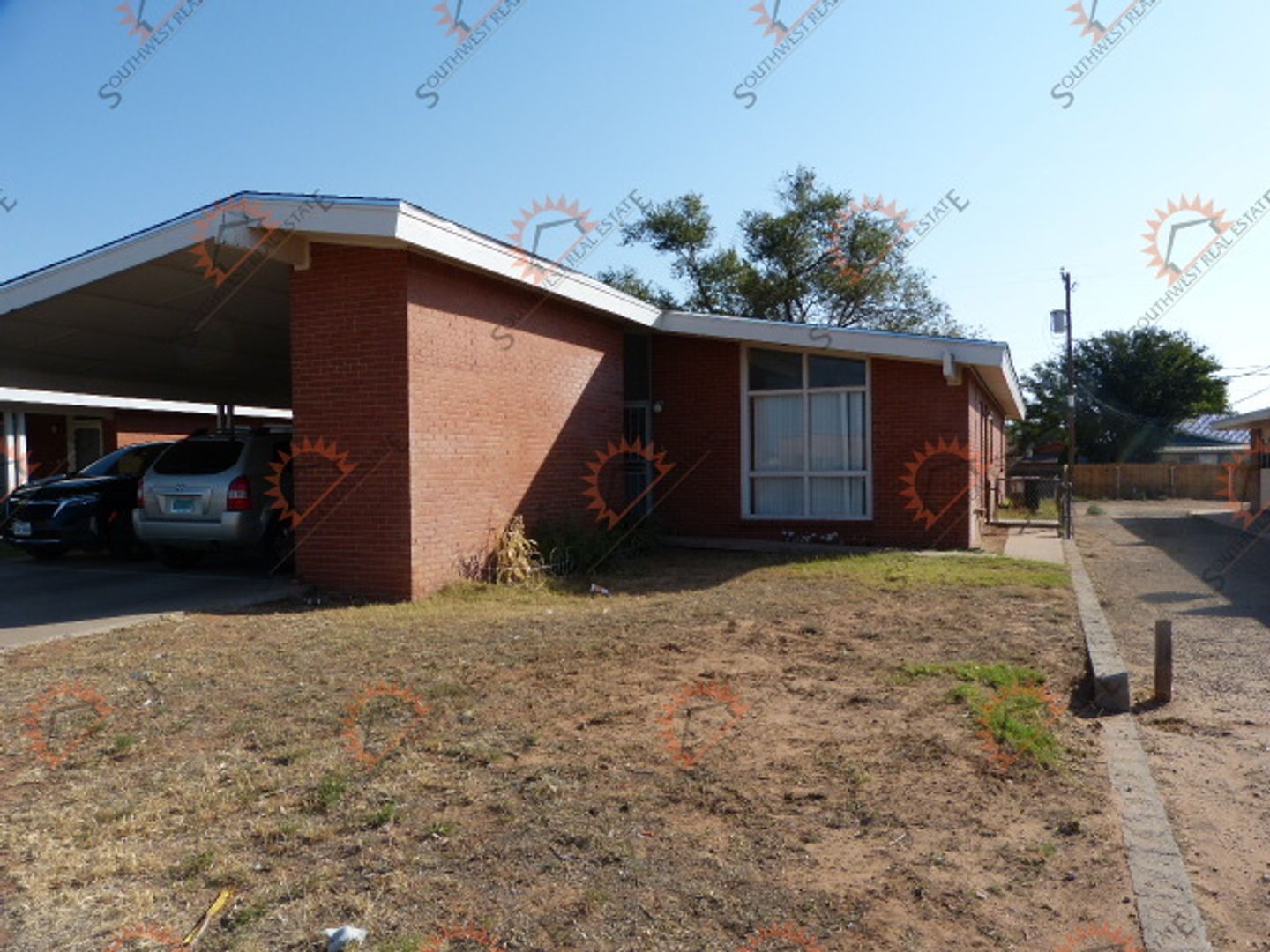 Clovis Apartment: 1209 Cameo St