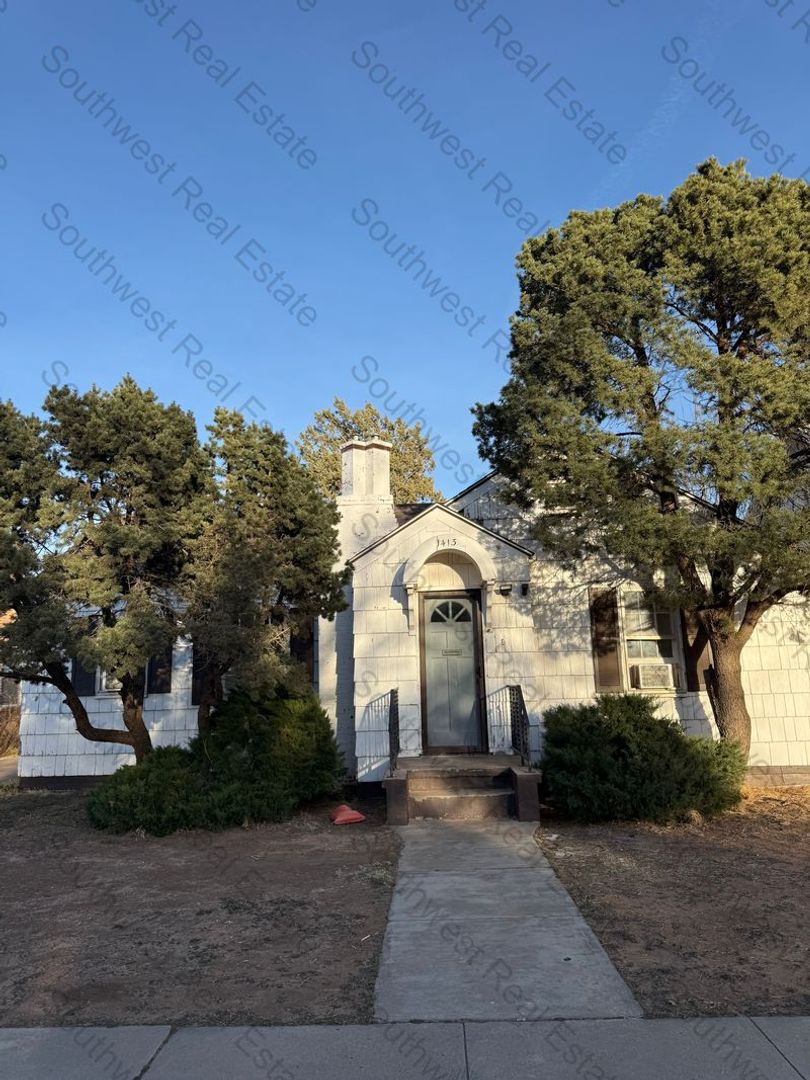 Clovis House: 1413 Axtell