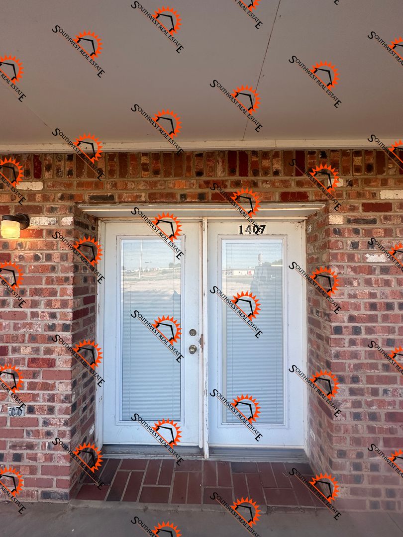 Clovis House: 1407 S. Prince St.