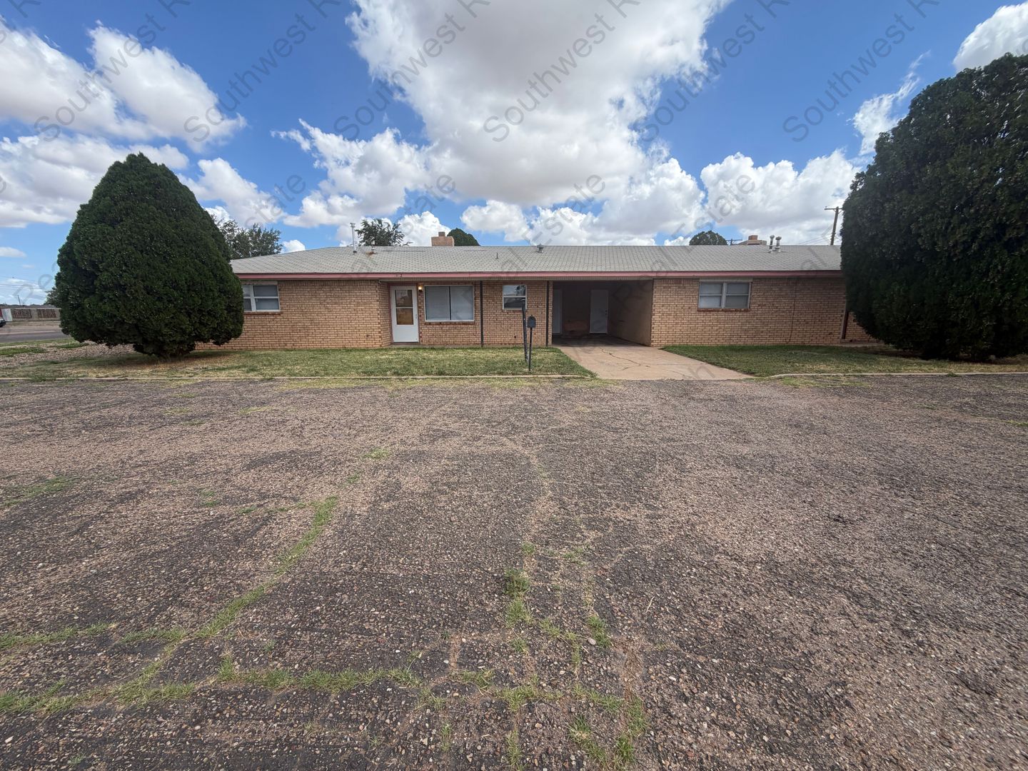 Clovis House: 1412 W. 10th St.