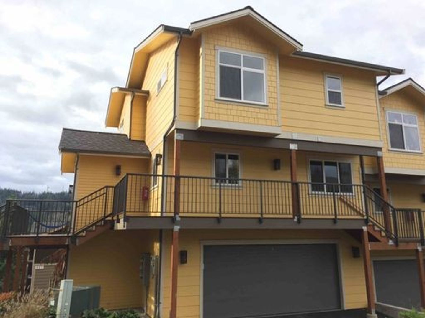 Bellingham Apartment: 821 Blueberry Lane