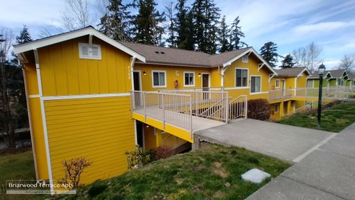 Spacious 2BD/ 2 Bath Near WWU & Shopping - Small Pet Permitted – photo 1
