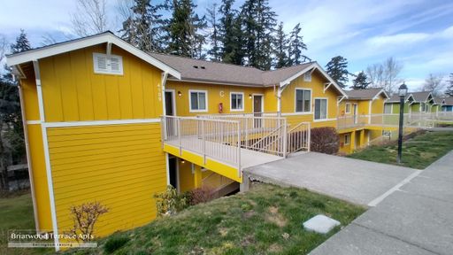 Spacious 3BD/ 2 Bath Near WWU & Shopping ~ Briarwood Terrace – photo 1