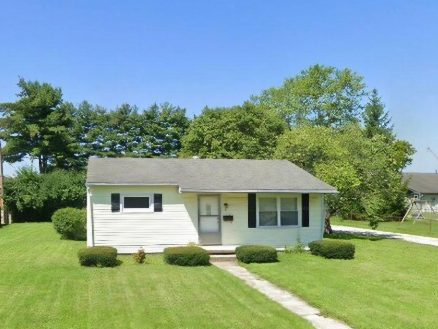 Marion House: 210 S Lenfesty Ave