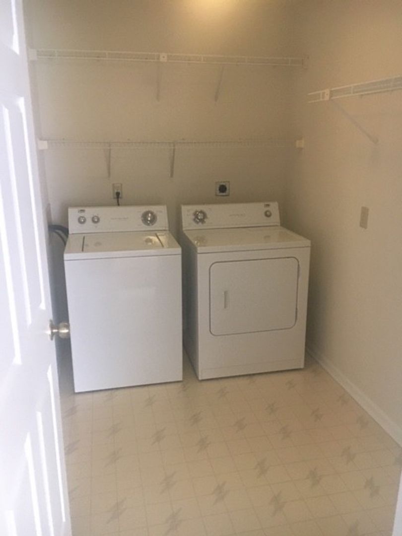 Laundry room at Harlen Court Rentals (4 of 4)