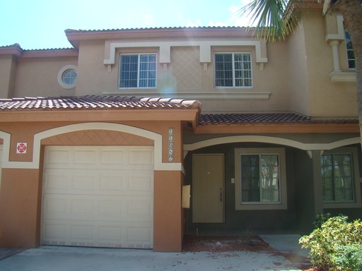 Slashed Rates Special's 2 Months FREE Rent ON SELECT UNITS Price Reduced – photo 1