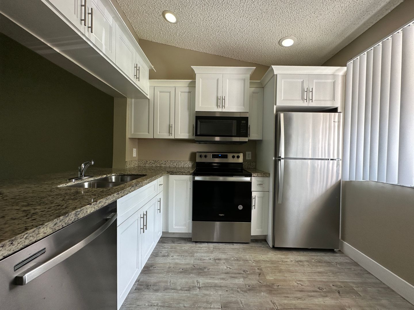 Coral Springs Apartment: 11585 NW 45th Street