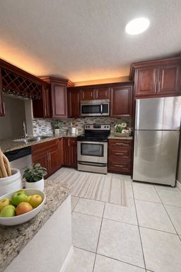 Make Your Move in Enjoy Our Specials – photo 1