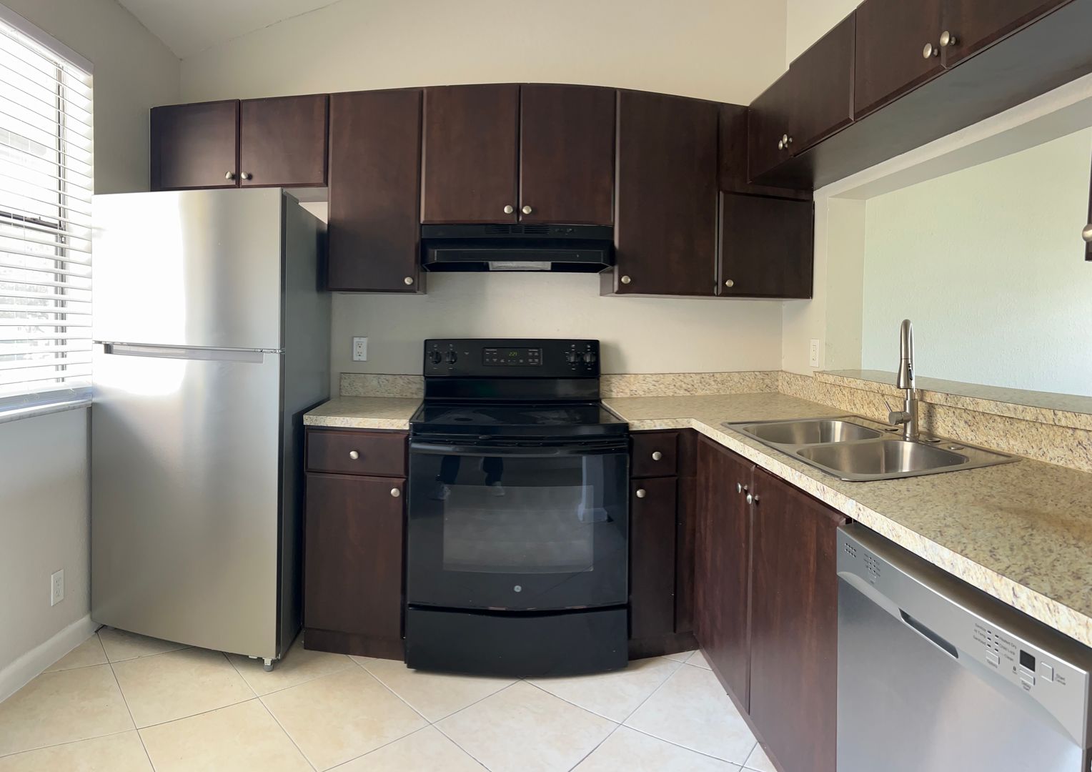 Coral Springs Apartment: 11565 NW 45th Street