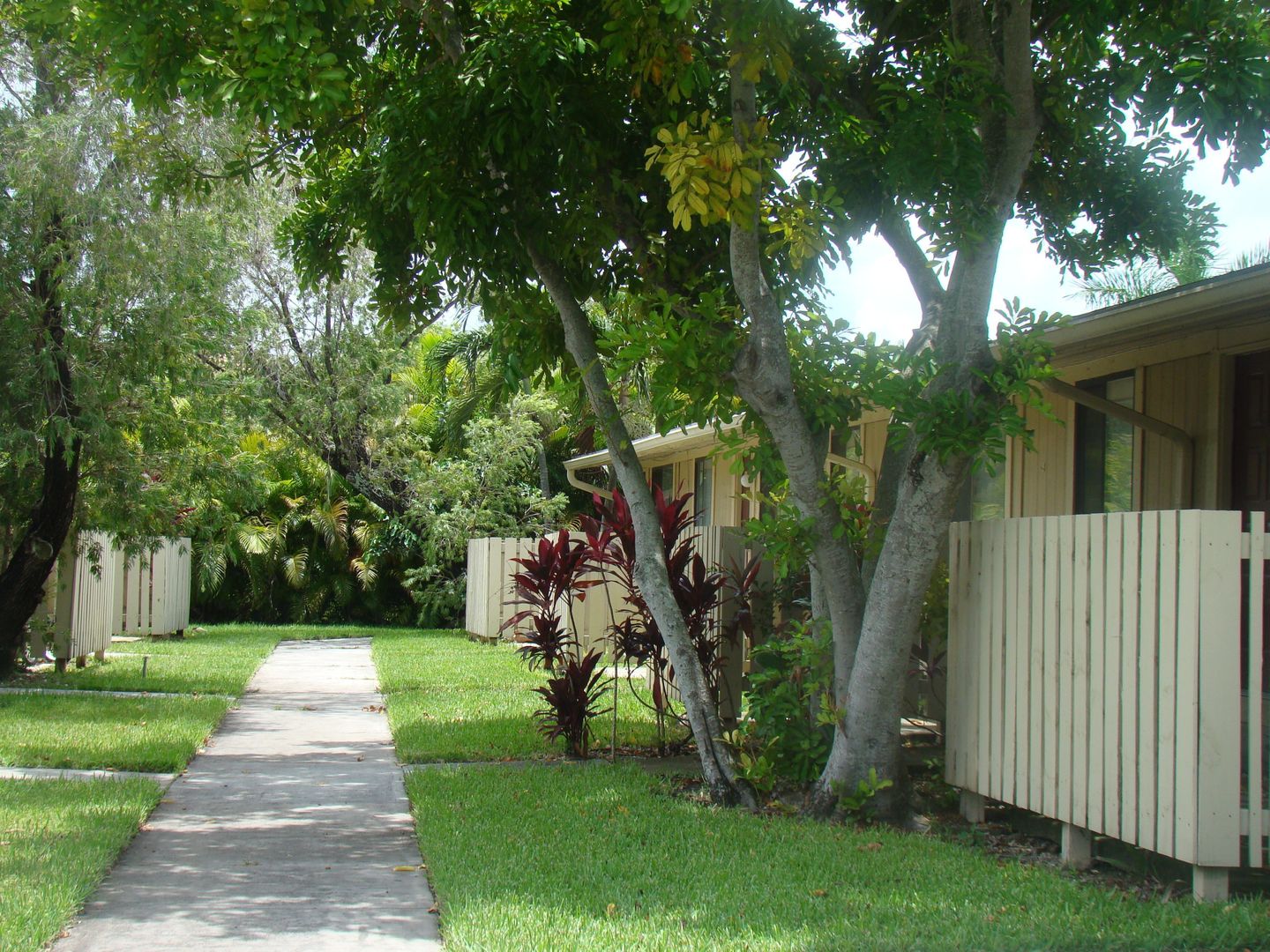 10016 S Nob Hill Circle, Tamarac, FL 33321