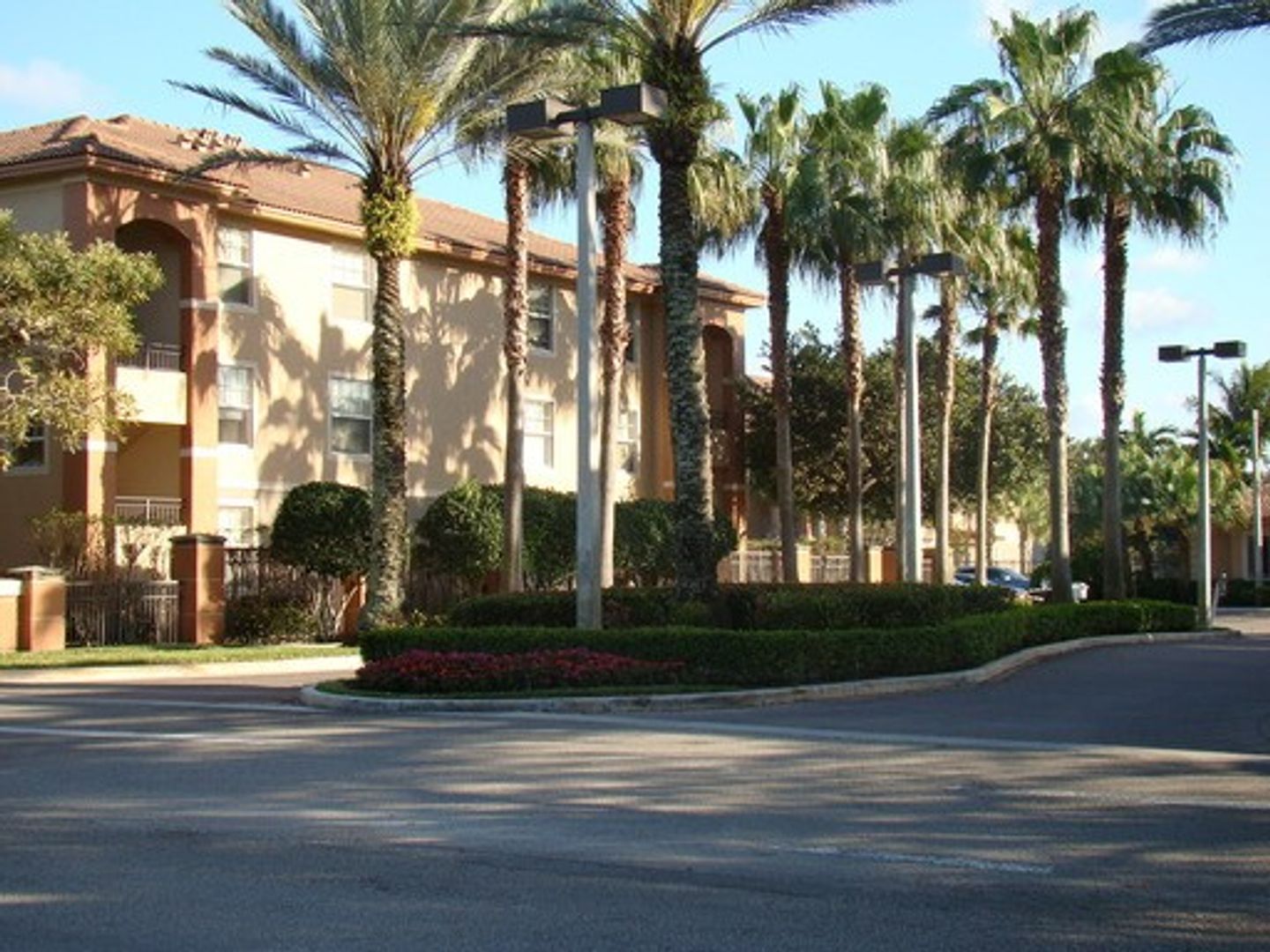 Coral Springs Apartment: 10126 NW 33rd Street