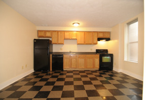 Large 2BD, 1BA with upgrades-Free parking – photo 1