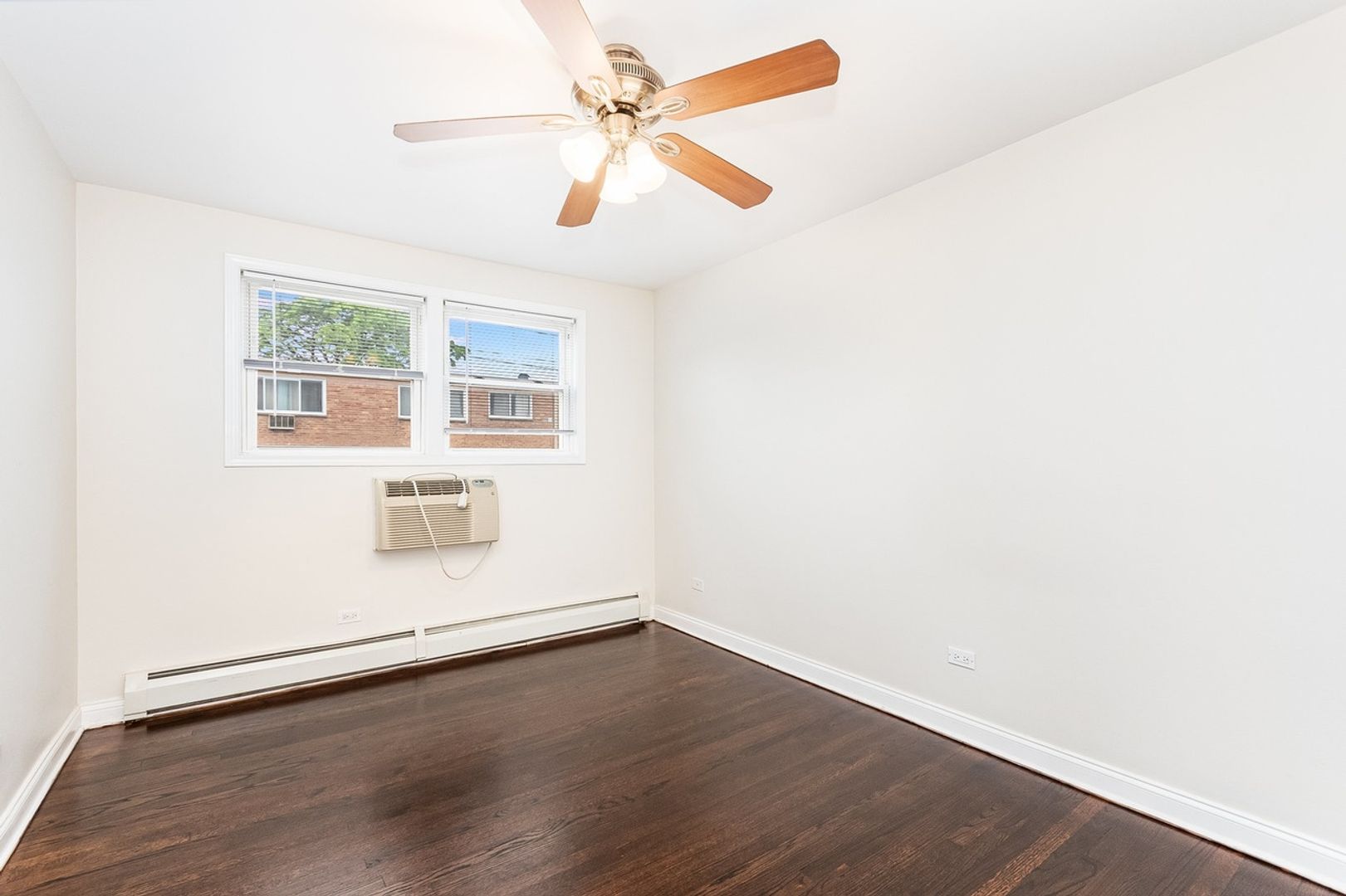 4629 Main St 5 of 8