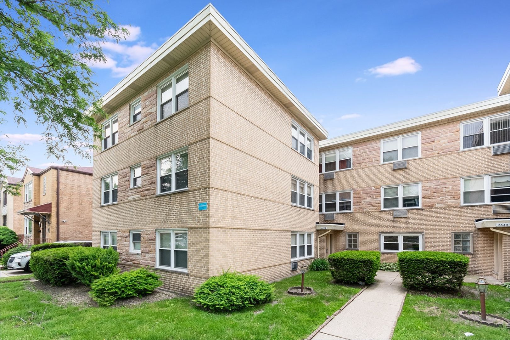 Skokie Condo: 4629 Main St