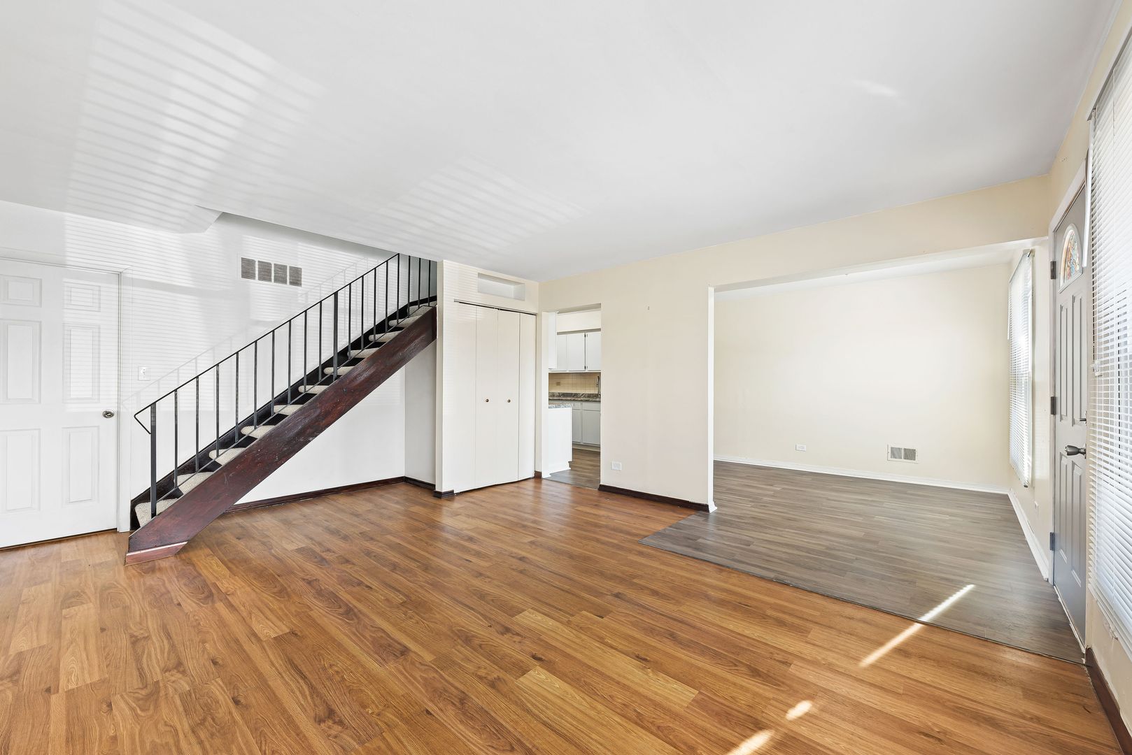 1960 Liberty Place 8 of 12