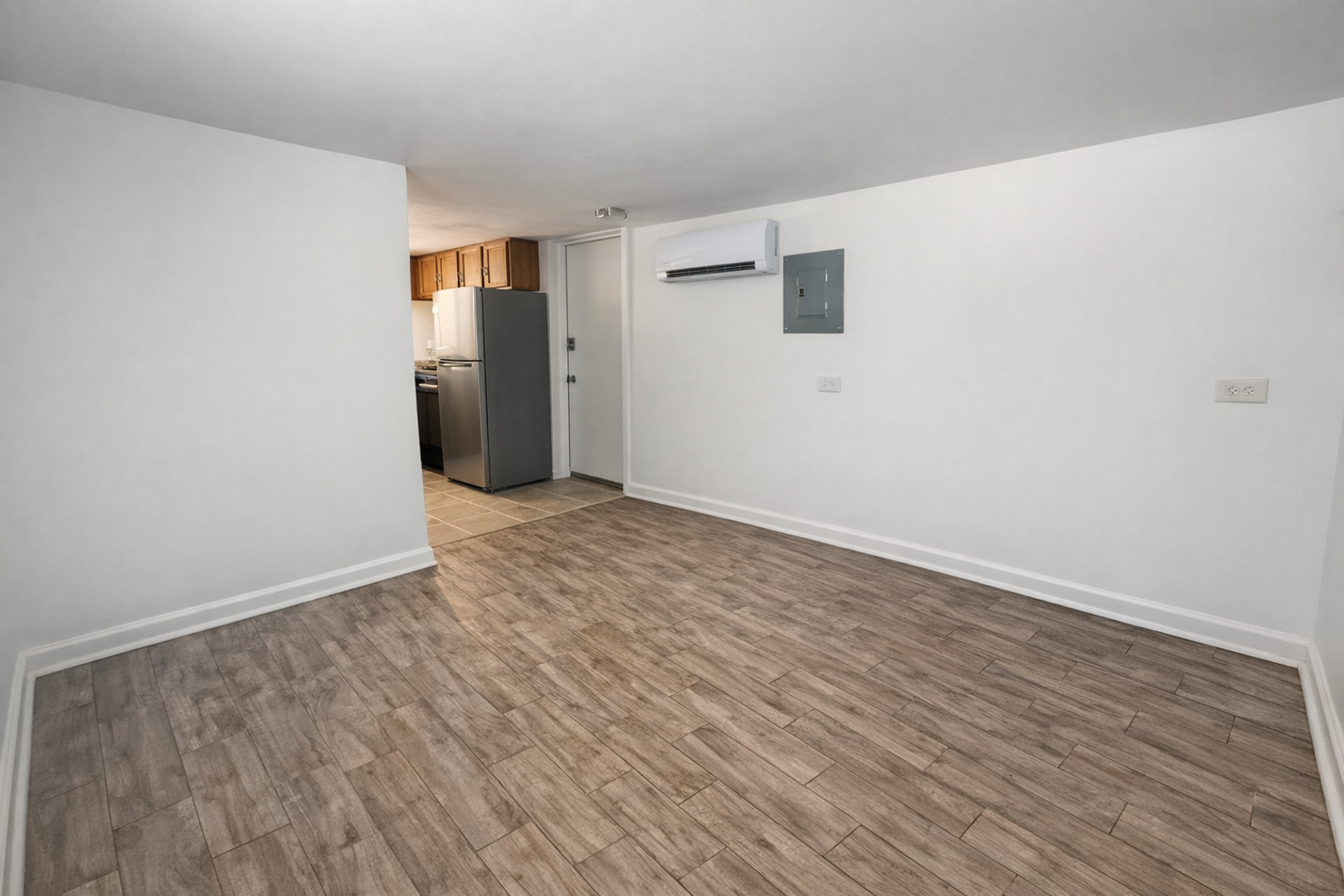 Schiller Park Apartment: 4001 Prairie Avenue