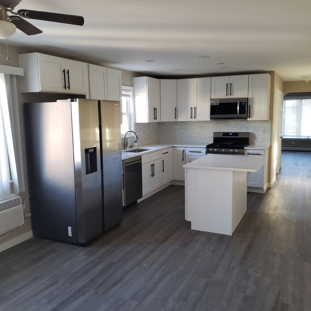 Norridge Apartment: 8604 W Carmen Ave