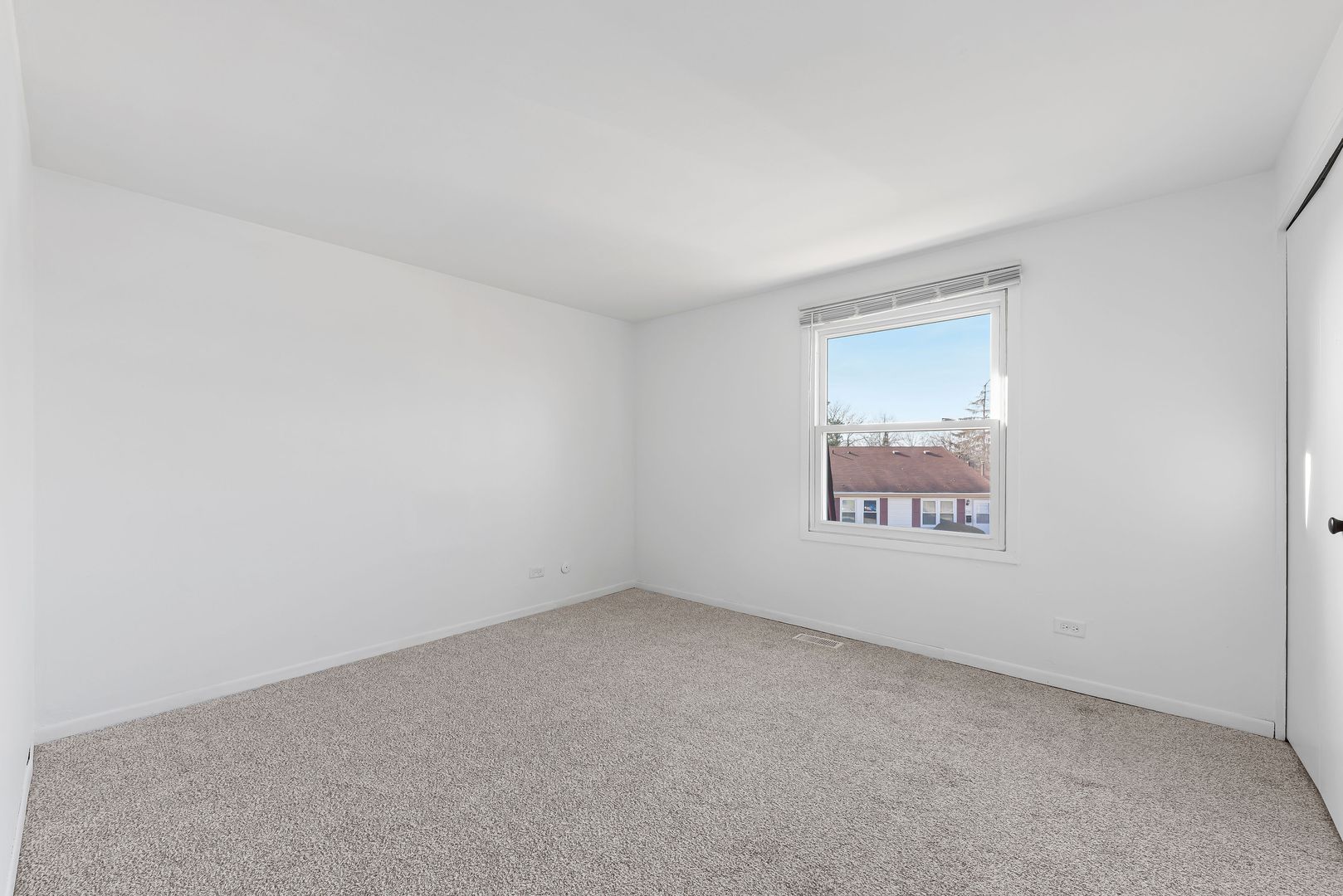 1960 Liberty Place 4 of 12