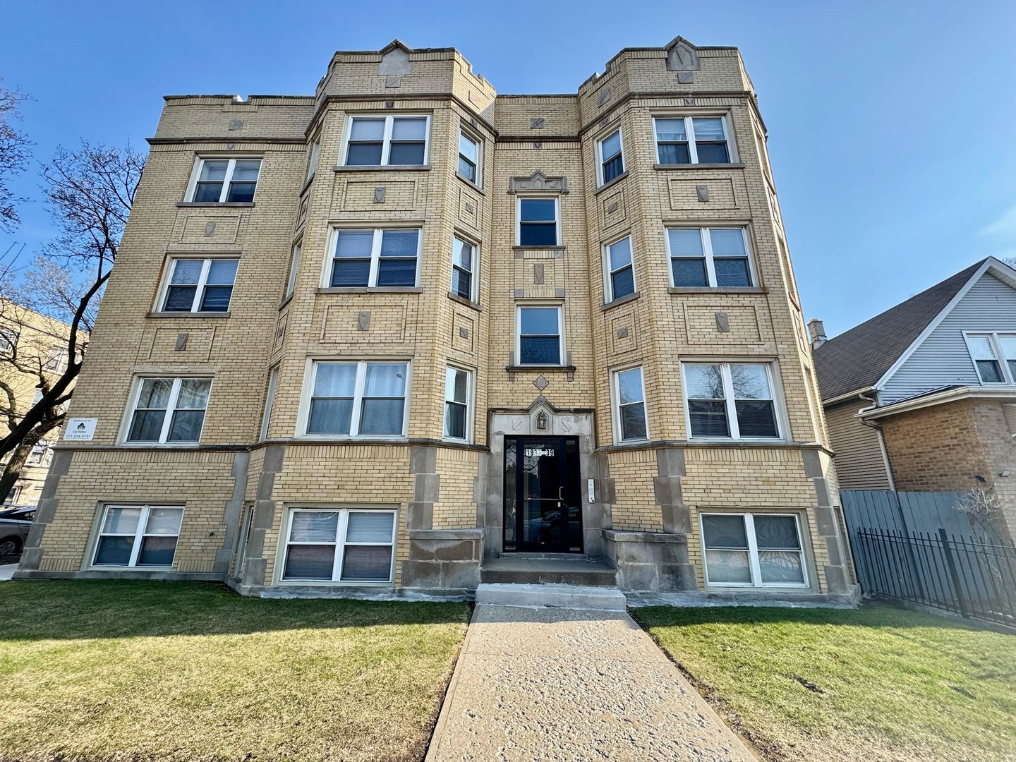 Chicago Condo: 1937 West Granville Avenue