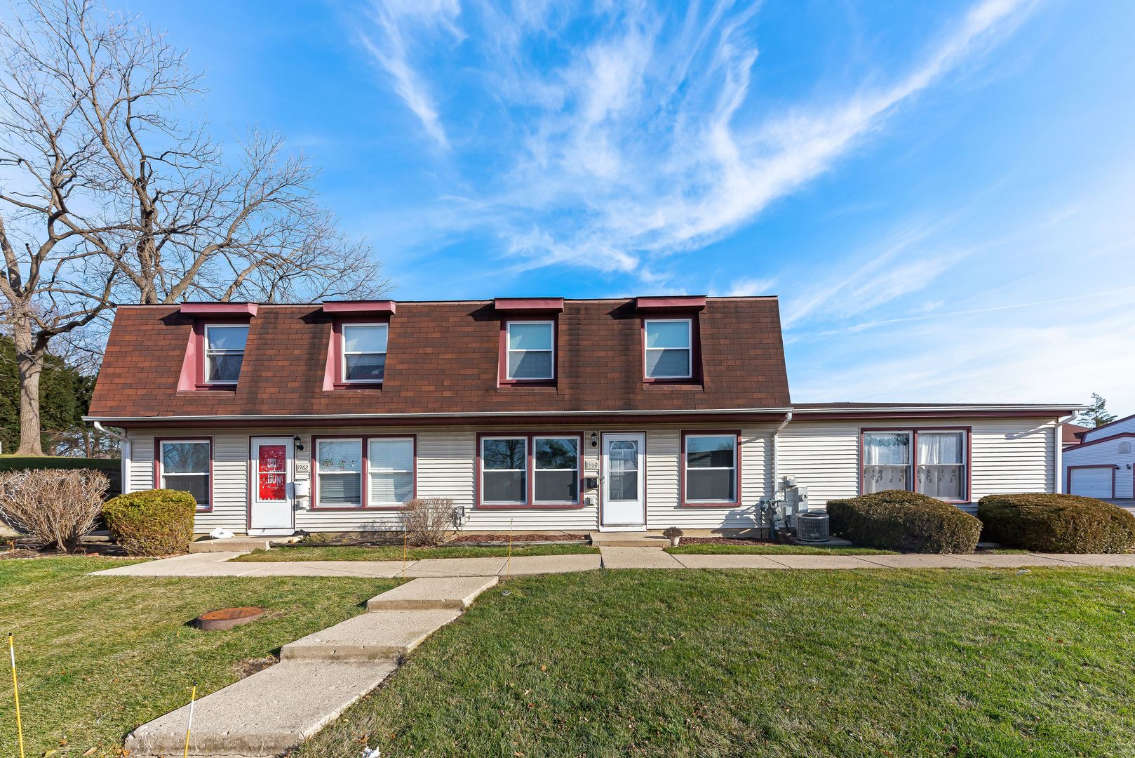 Hoffman Estates Townhome: 1960 Liberty Place
