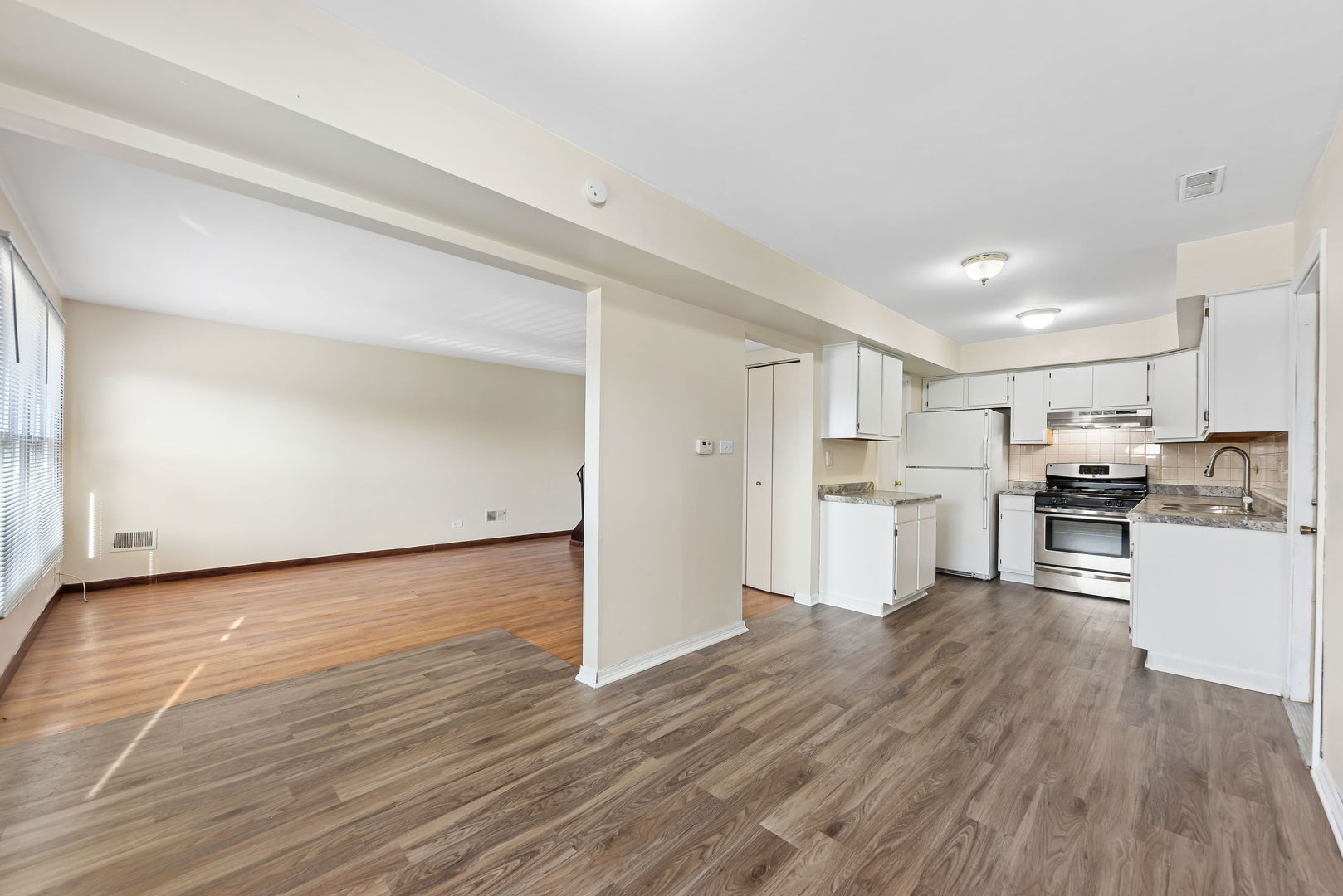 1960 Liberty Place 10 of 12