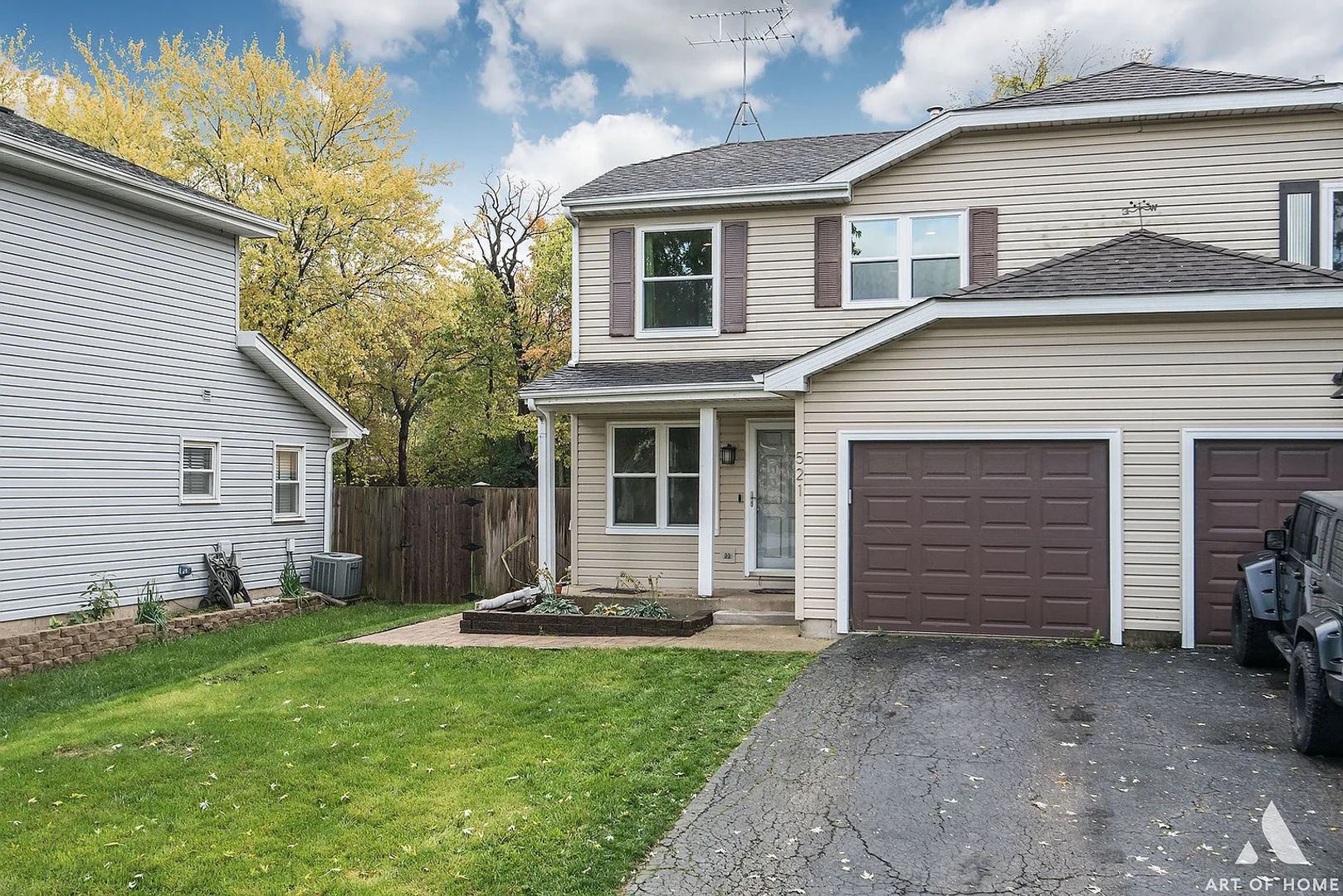 Naperville Townhome: 521 Milton Drive